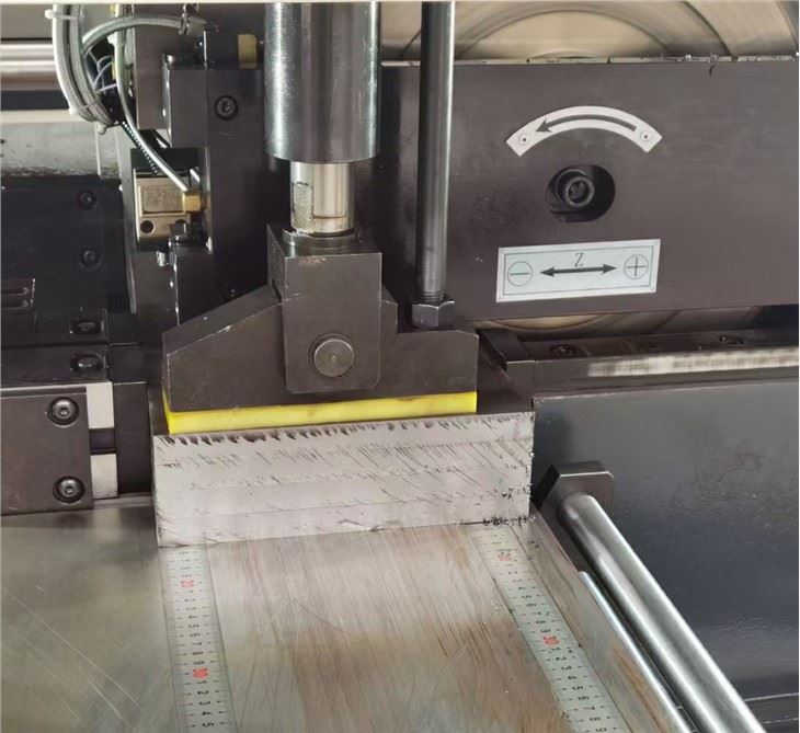 Low Cost&High Quality CNC Sawing And Milling Machine Low Cost&High Quality CNC Sawing And Milling Machine